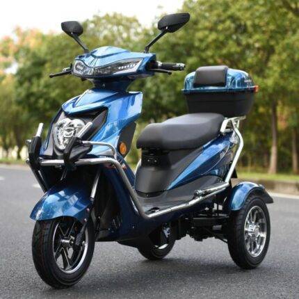 Three wheeled electric scooter coolest powerful long range electric tricycle for sale